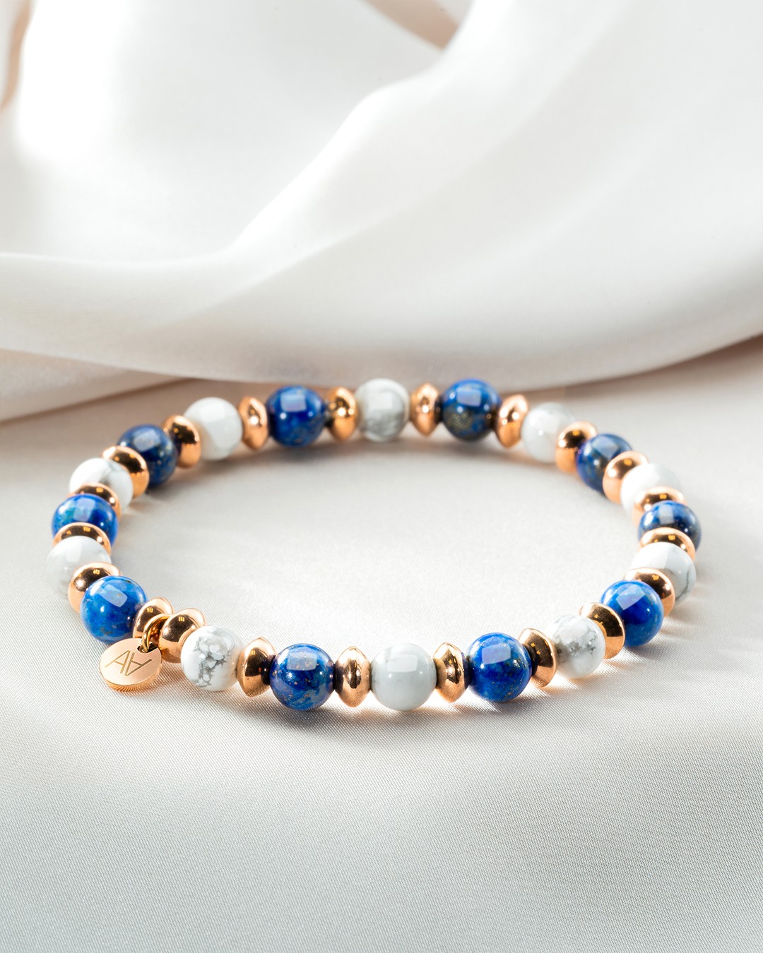 Packshot Bracelet Lapis Lazuli et Howlite Confiance et Sérénité