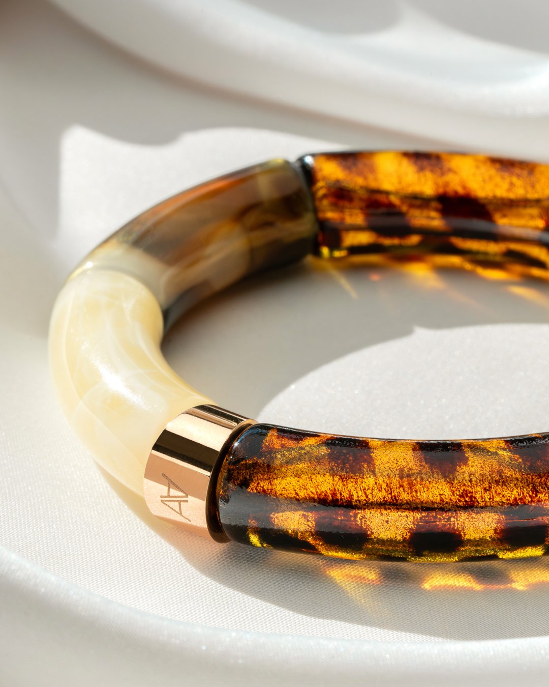 Packshot Bracelet Lueurs d'automne Léopard, beige marbré et brun pétrole Bova