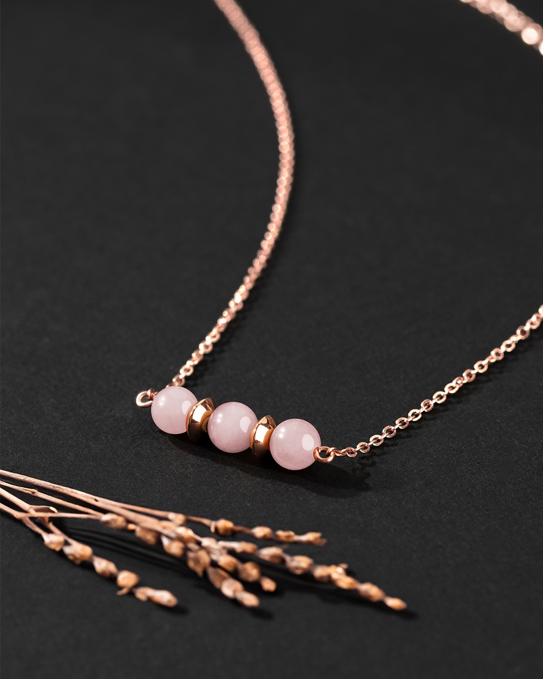 Packshot Pendentif Quartz rose Comissina